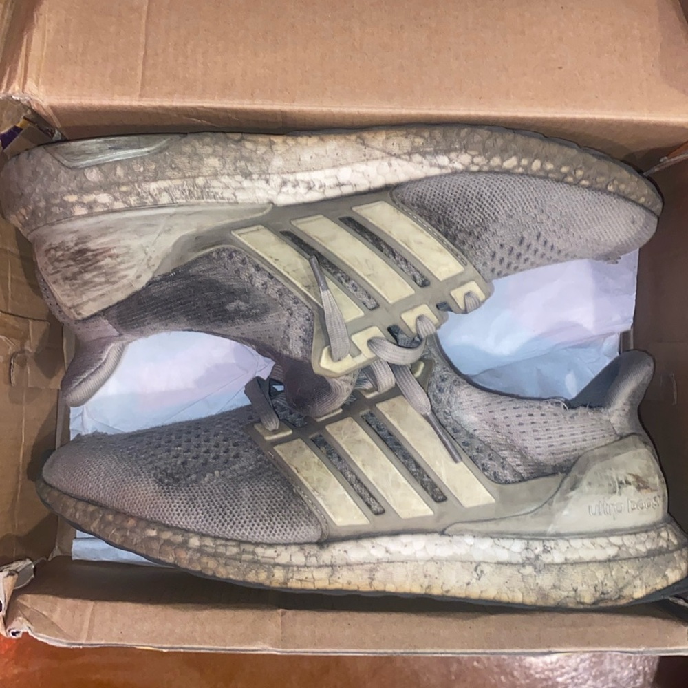 Adidas Ultraboost Cream beaters size 10 yeezy tan sesame